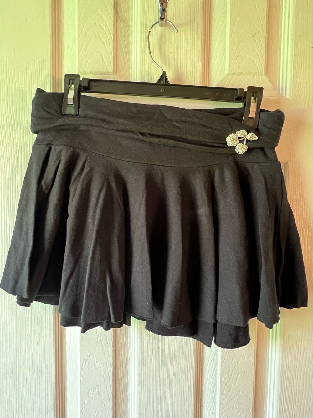 Forever 21 Black Pleated Mini Skirt with Rhinestone Brooch